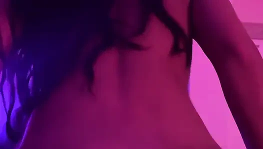 Donanımlı büyük memeli misslexa neighboor'unu sikiyor