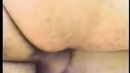 Загоревший ебарь засадил в задницу другой мужик после того, как их подруги сбили пыль со старого Sombrero