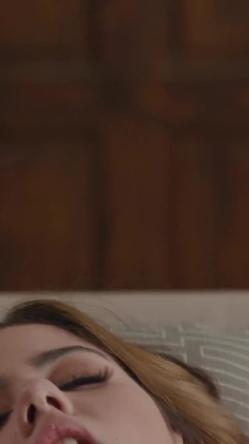 Ellie Nova находится в списке кримпаев отчима