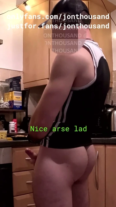 Hetero oda arkadaşım yiyeceğime boşalıyor