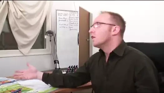 Sevimli fransız genç hazır için ona ilk anal üçlü