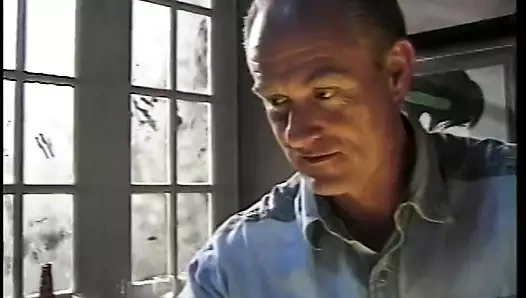 Anal zenci piliç beyaz yarakla sikiliyor ve dölleniyor