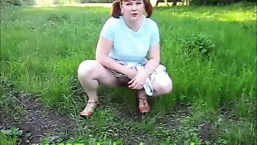 Milf albina açık pissing
