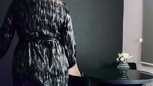 Olgun üvey anne ve çıplak üvey kızı - kahvaltı yerine derin takma