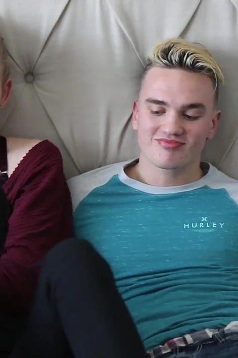 Hilly Billy ateşli üniversiteli sarışın fiend ile sikişiyor