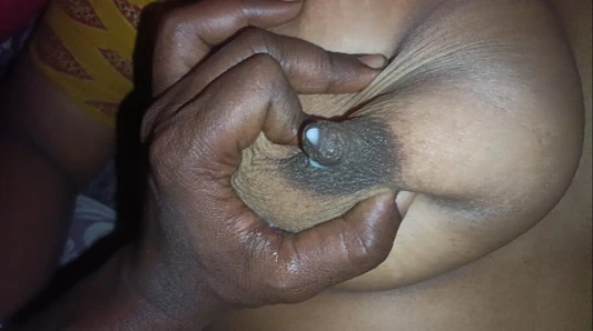 dudh dabakar dudh nikal diya aur fir kiya chudai