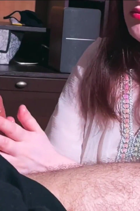 Ateşli kız arkadaş elle muamele ve güzel boşalma