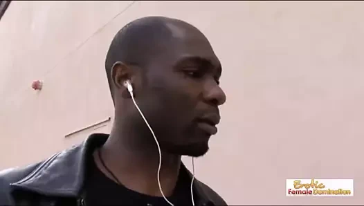 Kızıl saçlı puma hala ben iken bu damızlık aletini kontrol etmesi gerekiyor