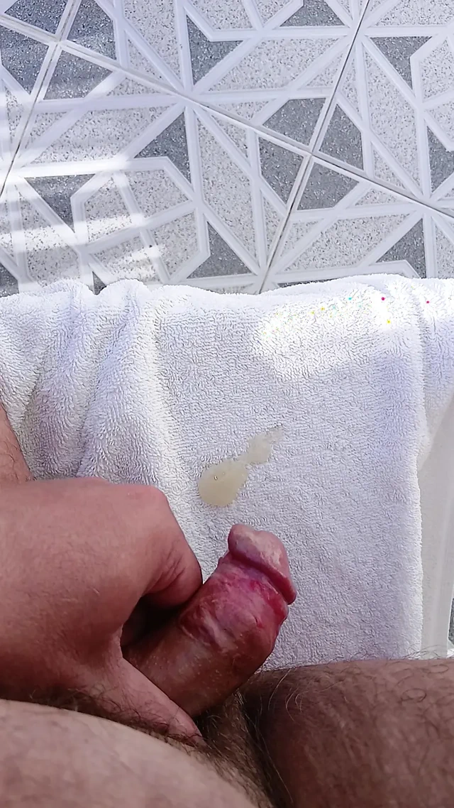 Sperm fışkırtıyor