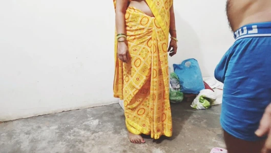 Üvey oğul büyük götlü üvey annesiyle baskın seks yapıyor