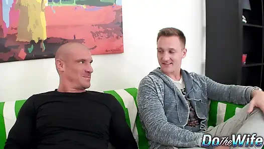 Döle susamış ev hanımı Jessica Malone emmeyi ve sikişmeyi seviyor