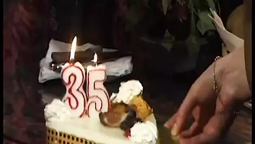 Çift doğum günün için eş değiştiriyor