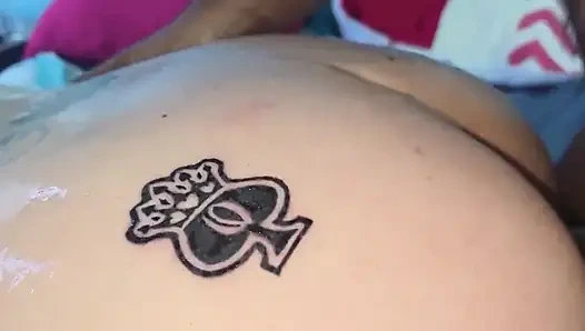 Qos sabah büyük zenci içine alıyor