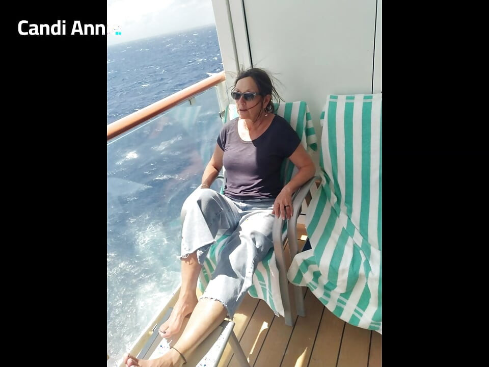 Seksi gilf orta yaşlı seksi kadın candi annie ile Karayip gezisi