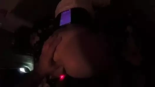 Sürtük efendisi için kadın elektronik oyuncak olarak kullanılıyor