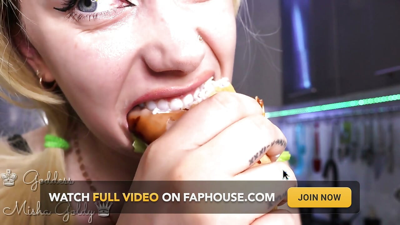 Devour fantezisi! Aptal üvey babamı yiyorum!