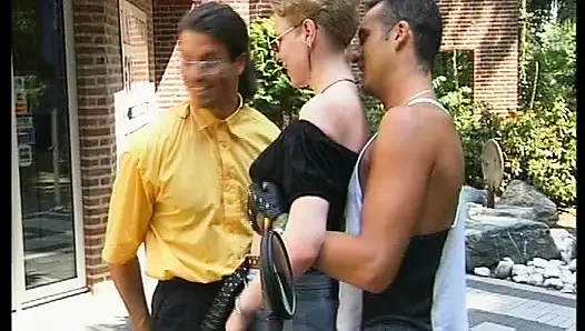 Alman Kapılarının Arkasında Özenle Siktir Edilir - Tam Film