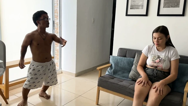 Kırıltılı üvey kardeşim karısına saygısızlık ettiği için, onu teselli etmek için vahşi ve acımasız bir sikişme yapmaya karar verdim