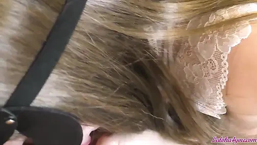 Öğrenci porno izledikten sonra ayakla mastürbasyon yapıyor ve şehvetli sikişiyor