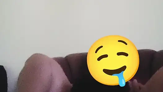 Komşum amımı çok ıslak yalıyor