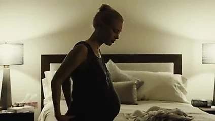 Sarah gadon - düşman (2013)