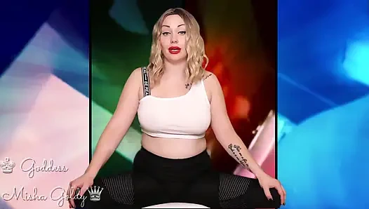 Grup eşcinsel pornosu izliyor ve büyük sert yarakların "dikkat merkezinde" olmayı hayal ediyor!