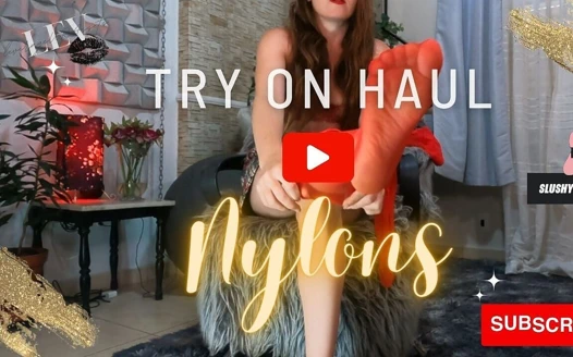 4k şeffaf dantel naylon çoraplı sheer etek kaldıraç setleri içinde taşımayı deniyor