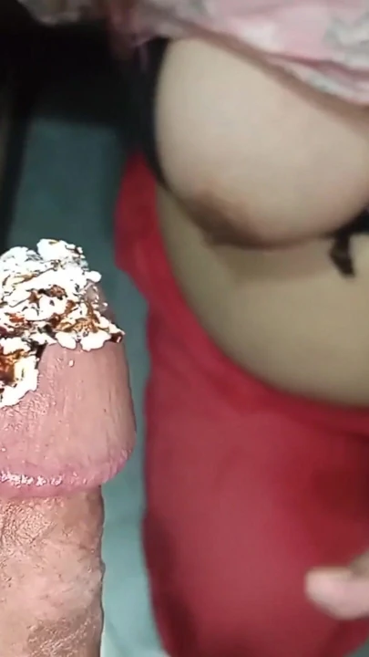 Desi Hintli koca karı evlilik yıldönümü pasta romantik seks - Hintçe Ses | Bölüm 1