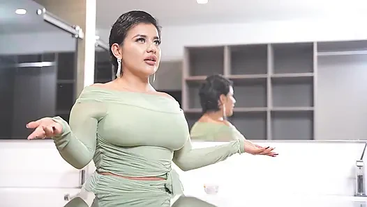 Takım kaptanı büyük büyük zenci yarağıyla beni sert sikiyor!