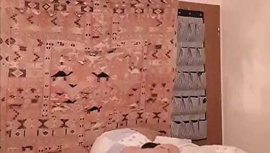 Büyükannenin Iyi Bir Sevişmeye Ihtiyacı Var!