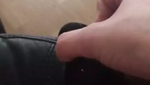 Manchester'lı kız siyah dildoyla sikişiyor