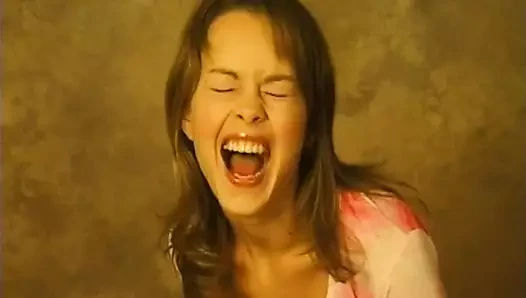 Güzel kız Maruska'nın ilk seçmeleri