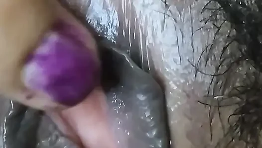 Sexy indian hot lady chut may ungli dal kar chut ka pani nikala