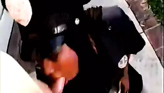 Peki evet kadın polis ve sonra hala siyah en havalısı