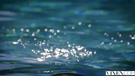 Vixen.com seksi karısı emlakçı yapar