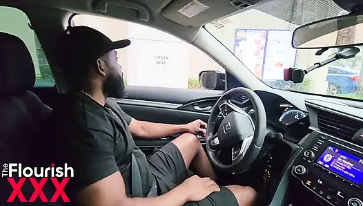 Patates kızartması ve sürpriz: Melia Avelin ve Tysin Black