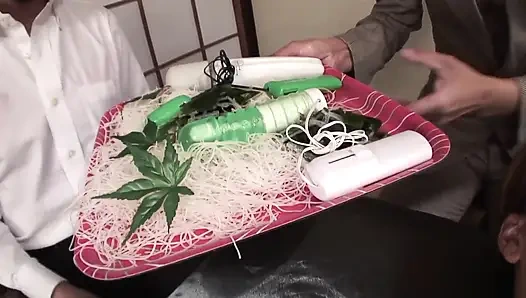 Yemek yemekten zevk alıyormuş gibi amımı ye!