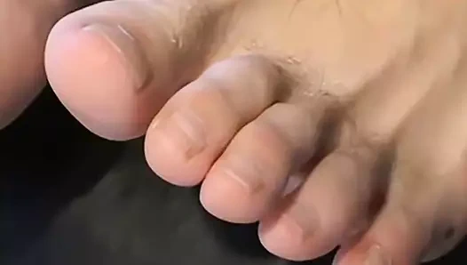 ayak gıdıklama ve topları masaj ile sarışın twink