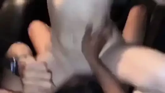 Beyaz kaltak binme çük içinde the parkinglot