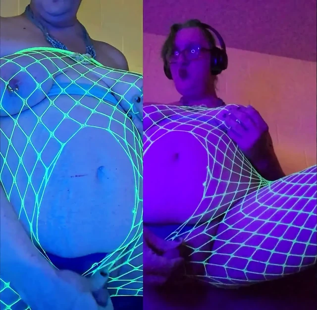 Double Mint Cum - a Green Goddess hologram