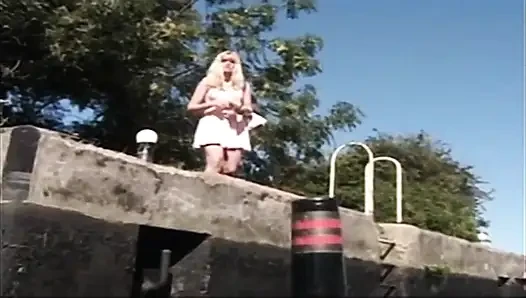 Büyük Omar'ın İngiliz maceraları: kanal anal hatunları (2001)