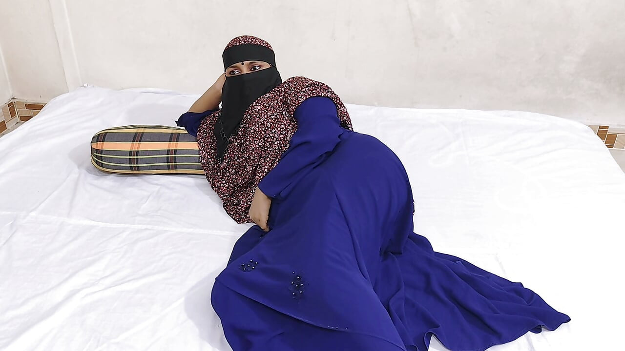 Hijabi Müslüman Teyze Hint deshi köy teyzesi köpek stili sert sikme videosu.
