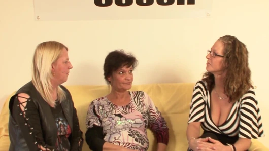 2 Freundinnen wollten unbedingt mal einen Dreier