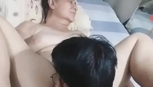 Diğer karımın ıslak amcığını yeme bölüm 3