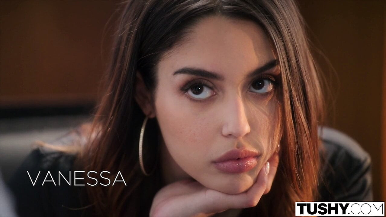 Tushy anal takıntılı vanessa sıcak iş arkadaşı Oliver'ı baştan çıkarıyor