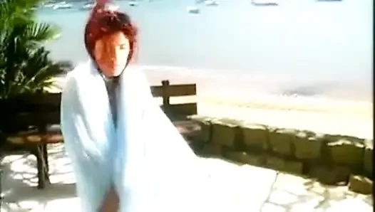 Tropikal ada bu anal üçlü sekste yaramazları ortaya çıkarıyor