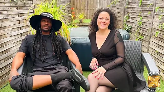 Stella ve Pam, güzel kızlar, büyük bir yarakla sikiliyor