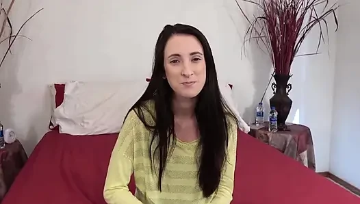 Çaresiz amatörler ateşli seksi formda minyon kızlar sıkı amcıklarını büyük beyaz yarakla sert siktiriyor