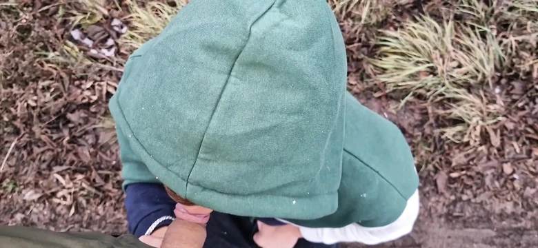 Arka koltukta mastürbasyon yapan bir yolcuyu siktim ve onu otoyolda dışarı attım