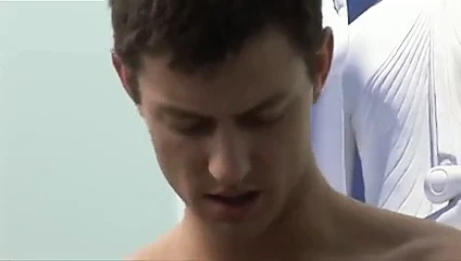 olgun anne genç meslektaşı ile kanca